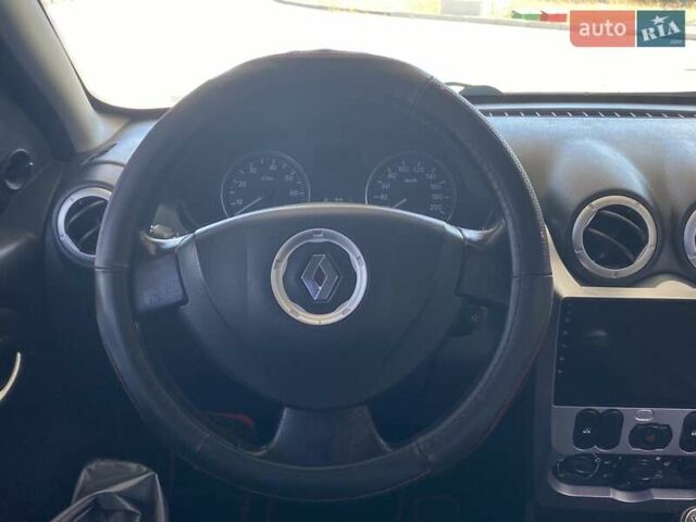 Червоний Рено Сандеро СтепВей, об'ємом двигуна 1.6 л та пробігом 180 тис. км за 6900 $, фото 28 на Automoto.ua