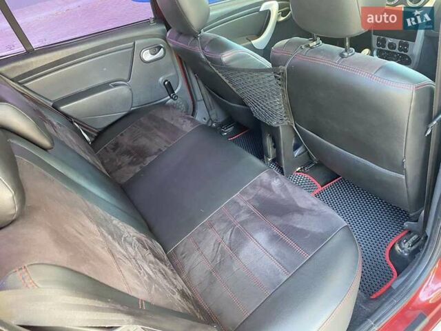 Красный Рено Сандеро СтэпВэй, объемом двигателя 1.6 л и пробегом 180 тыс. км за 6999 $, фото 24 на Automoto.ua