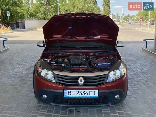 Красный Рено Сандеро СтэпВэй, объемом двигателя 1.6 л и пробегом 180 тыс. км за 7400 $, фото 31 на Automoto.ua