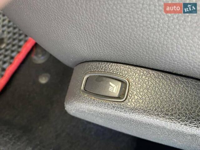 Красный Рено Сандеро СтэпВэй, объемом двигателя 1.6 л и пробегом 180 тыс. км за 6999 $, фото 31 на Automoto.ua