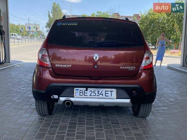 Красный Рено Сандеро СтэпВэй, объемом двигателя 1.6 л и пробегом 180 тыс. км за 7400 $, фото 12 на Automoto.ua