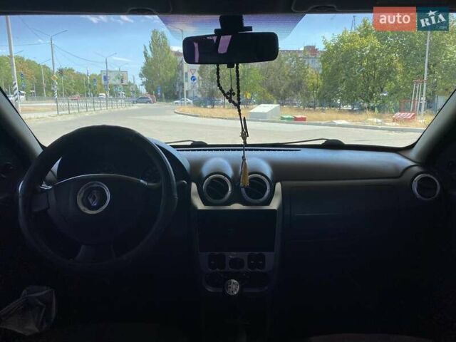 Красный Рено Сандеро СтэпВэй, объемом двигателя 1.6 л и пробегом 180 тыс. км за 7400 $, фото 27 на Automoto.ua