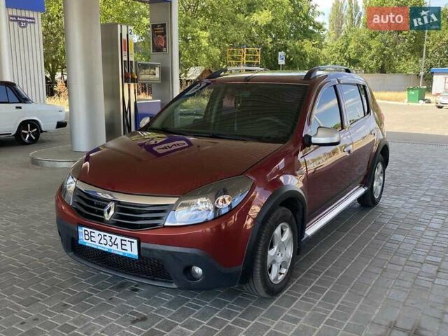 Красный Рено Сандеро СтэпВэй, объемом двигателя 1.6 л и пробегом 180 тыс. км за 7400 $, фото 1 на Automoto.ua