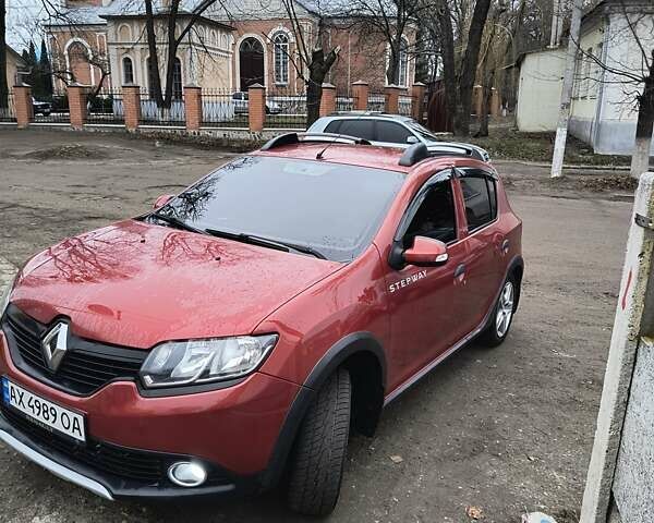 Красный Рено Сандеро СтэпВэй, объемом двигателя 1.5 л и пробегом 143 тыс. км за 8100 $, фото 2 на Automoto.ua