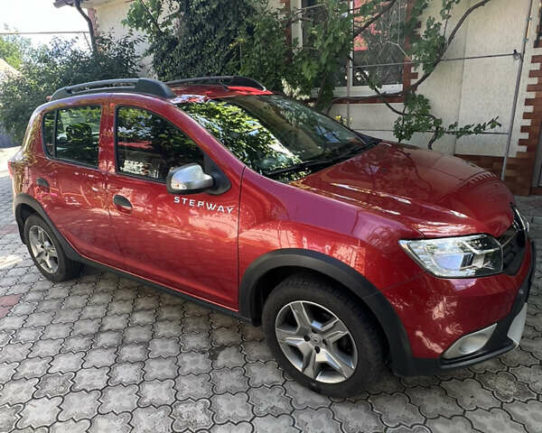 Червоний Рено Сандеро СтепВей, об'ємом двигуна 0.9 л та пробігом 79 тис. км за 10000 $, фото 3 на Automoto.ua