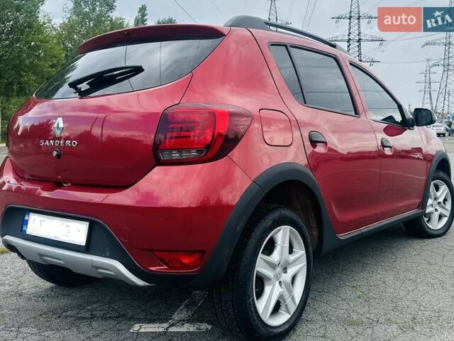 Красный Рено Сандеро СтэпВэй, объемом двигателя 1.5 л и пробегом 125 тыс. км за 7900 $, фото 5 на Automoto.ua