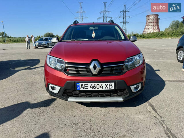 Красный Рено Сандеро СтэпВэй, объемом двигателя 1.5 л и пробегом 125 тыс. км за 7300 $, фото 9 на Automoto.ua