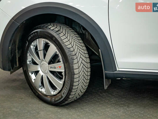 Рено Сандеро СтэпВэй, объемом двигателя 0.9 л и пробегом 67 тыс. км за 8162 $, фото 7 на Automoto.ua