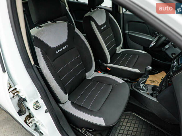 Рено Сандеро СтэпВэй, объемом двигателя 1.5 л и пробегом 85 тыс. км за 11870 $, фото 15 на Automoto.ua