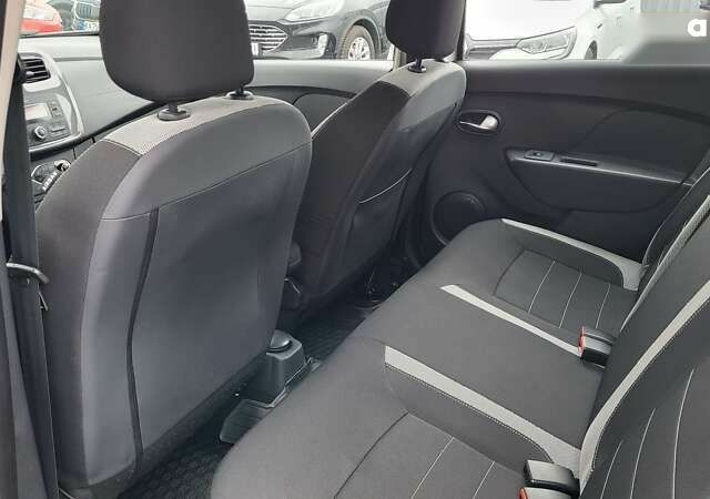 Рено Сандеро СтэпВэй, объемом двигателя 0.9 л и пробегом 72 тыс. км за 10200 $, фото 17 на Automoto.ua