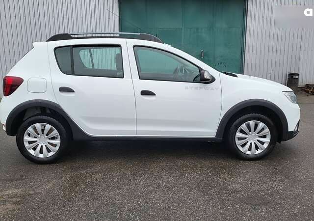 Рено Сандеро СтэпВэй, объемом двигателя 0.9 л и пробегом 72 тыс. км за 10200 $, фото 11 на Automoto.ua