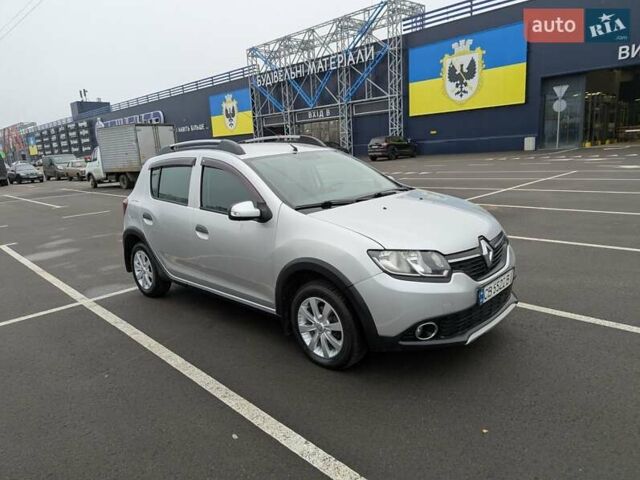 Серый Рено Сандеро СтэпВэй, объемом двигателя 1.6 л и пробегом 180 тыс. км за 6955 $, фото 41 на Automoto.ua