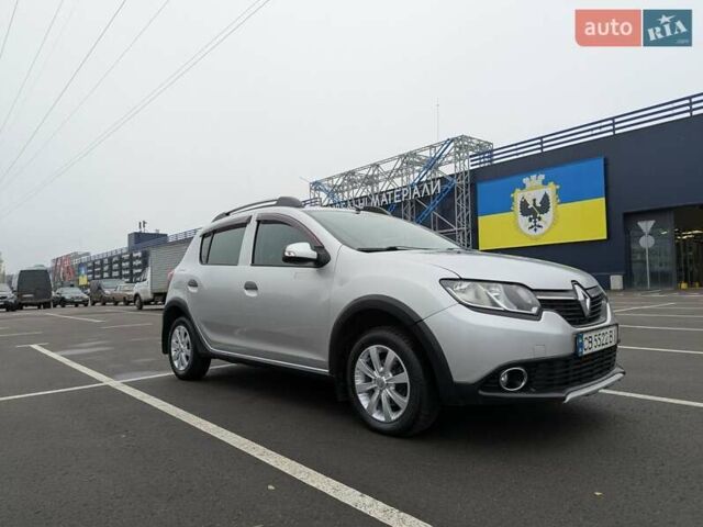 Серый Рено Сандеро СтэпВэй, объемом двигателя 1.6 л и пробегом 180 тыс. км за 6955 $, фото 42 на Automoto.ua