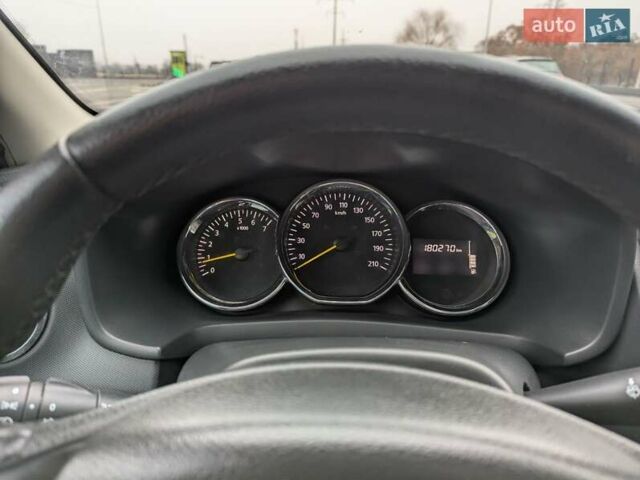 Серый Рено Сандеро СтэпВэй, объемом двигателя 1.6 л и пробегом 180 тыс. км за 6955 $, фото 20 на Automoto.ua