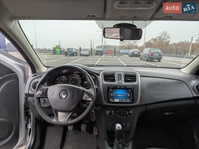 Серый Рено Сандеро СтэпВэй, объемом двигателя 1.6 л и пробегом 180 тыс. км за 6955 $, фото 18 на Automoto.ua