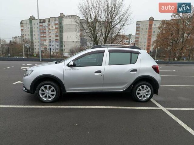 Серый Рено Сандеро СтэпВэй, объемом двигателя 1.6 л и пробегом 180 тыс. км за 6955 $, фото 32 на Automoto.ua