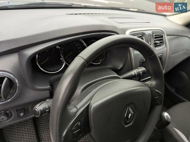 Серый Рено Сандеро СтэпВэй, объемом двигателя 1.6 л и пробегом 180 тыс. км за 6955 $, фото 24 на Automoto.ua