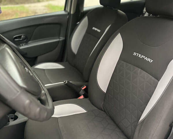 Серый Рено Сандеро СтэпВэй, объемом двигателя 1.5 л и пробегом 115 тыс. км за 6200 $, фото 18 на Automoto.ua