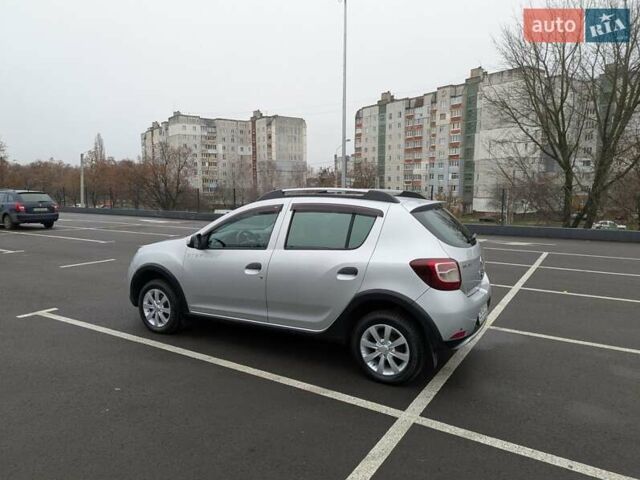 Серый Рено Сандеро СтэпВэй, объемом двигателя 1.6 л и пробегом 180 тыс. км за 6955 $, фото 33 на Automoto.ua