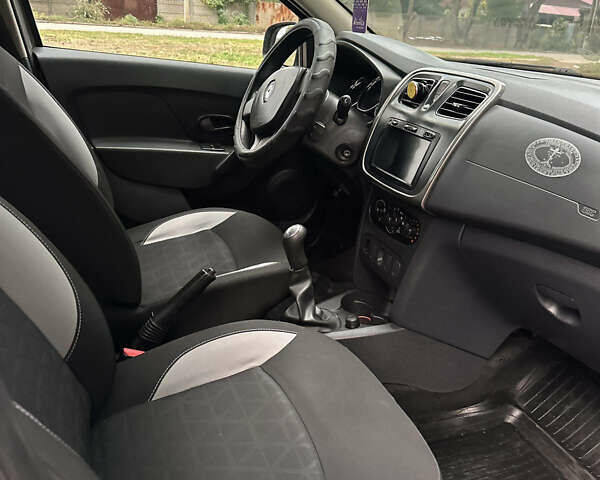 Серый Рено Сандеро СтэпВэй, объемом двигателя 1.5 л и пробегом 115 тыс. км за 6200 $, фото 14 на Automoto.ua