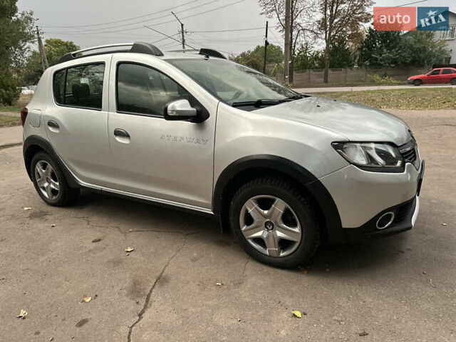 Серый Рено Сандеро СтэпВэй, объемом двигателя 1.5 л и пробегом 115 тыс. км за 6200 $, фото 8 на Automoto.ua