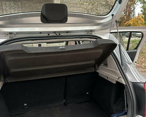 Серый Рено Сандеро СтэпВэй, объемом двигателя 1.5 л и пробегом 115 тыс. км за 6200 $, фото 13 на Automoto.ua