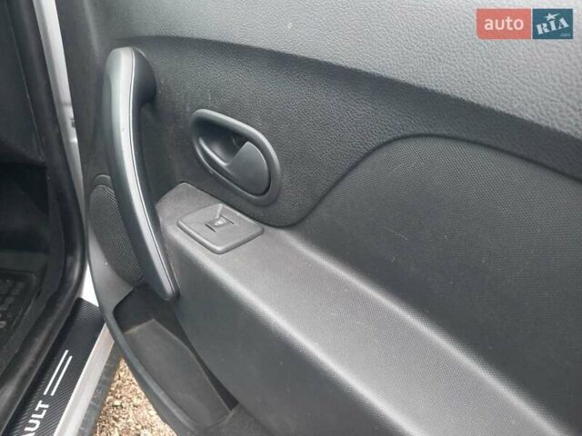 Серый Рено Сандеро СтэпВэй, объемом двигателя 1.5 л и пробегом 97 тыс. км за 7800 $, фото 17 на Automoto.ua
