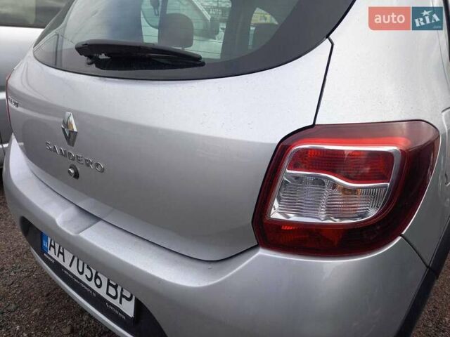 Серый Рено Сандеро СтэпВэй, объемом двигателя 1.5 л и пробегом 97 тыс. км за 7800 $, фото 4 на Automoto.ua