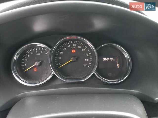 Серый Рено Сандеро СтэпВэй, объемом двигателя 1.5 л и пробегом 97 тыс. км за 7800 $, фото 20 на Automoto.ua