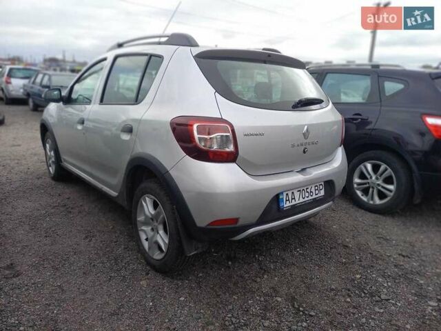 Серый Рено Сандеро СтэпВэй, объемом двигателя 1.5 л и пробегом 97 тыс. км за 7800 $, фото 2 на Automoto.ua