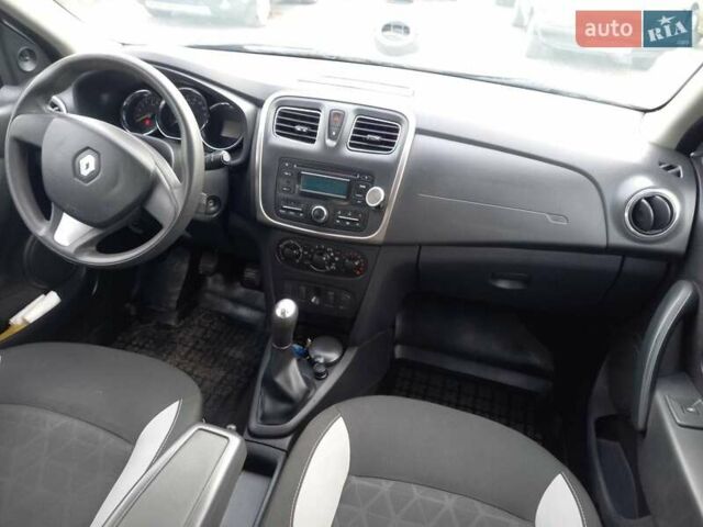 Серый Рено Сандеро СтэпВэй, объемом двигателя 1.5 л и пробегом 97 тыс. км за 7800 $, фото 11 на Automoto.ua