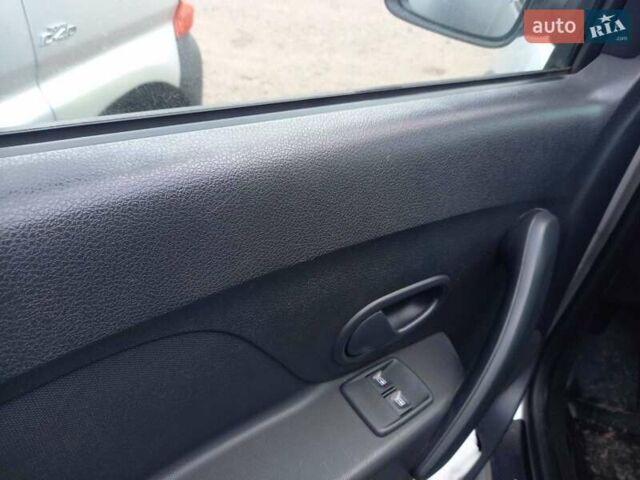 Серый Рено Сандеро СтэпВэй, объемом двигателя 1.5 л и пробегом 97 тыс. км за 7800 $, фото 22 на Automoto.ua