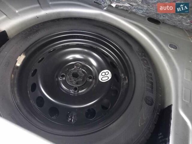 Серый Рено Сандеро СтэпВэй, объемом двигателя 1.5 л и пробегом 97 тыс. км за 7800 $, фото 7 на Automoto.ua