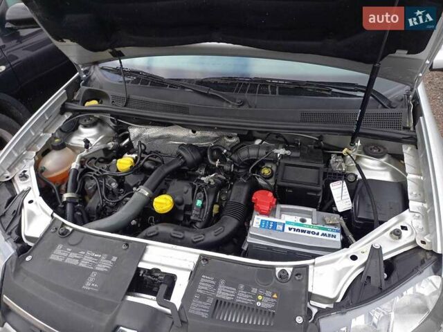 Серый Рено Сандеро СтэпВэй, объемом двигателя 1.5 л и пробегом 97 тыс. км за 7800 $, фото 23 на Automoto.ua