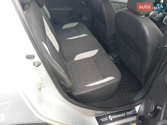 Серый Рено Сандеро СтэпВэй, объемом двигателя 1.5 л и пробегом 97 тыс. км за 7800 $, фото 10 на Automoto.ua