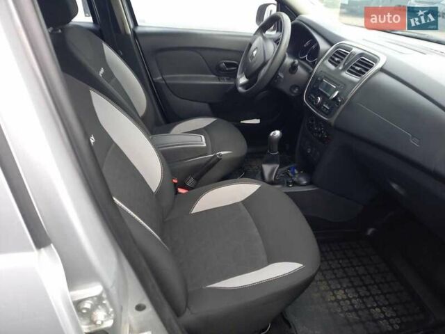 Серый Рено Сандеро СтэпВэй, объемом двигателя 1.5 л и пробегом 97 тыс. км за 7800 $, фото 13 на Automoto.ua