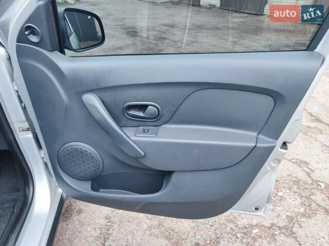 Сірий Рено Сандеро СтепВей, об'ємом двигуна 1.5 л та пробігом 120 тис. км за 8250 $, фото 22 на Automoto.ua