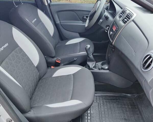 Сірий Рено Сандеро СтепВей, об'ємом двигуна 1.5 л та пробігом 120 тис. км за 8250 $, фото 12 на Automoto.ua