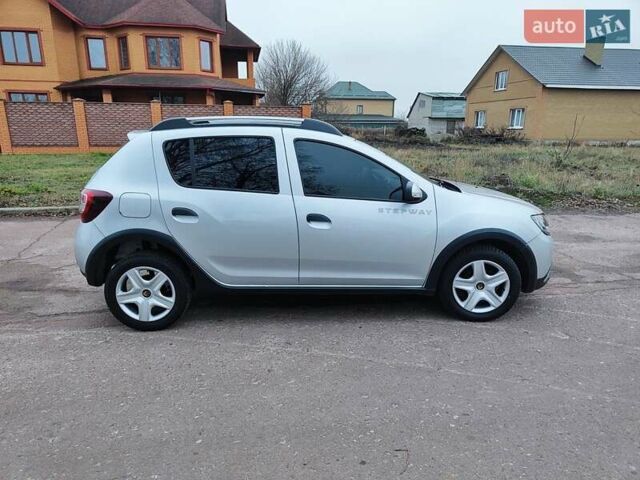 Сірий Рено Сандеро СтепВей, об'ємом двигуна 1.5 л та пробігом 120 тис. км за 8250 $, фото 3 на Automoto.ua