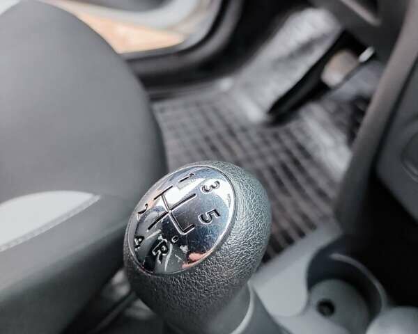 Сірий Рено Сандеро СтепВей, об'ємом двигуна 1.5 л та пробігом 120 тис. км за 8250 $, фото 21 на Automoto.ua