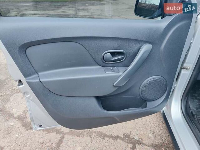 Сірий Рено Сандеро СтепВей, об'ємом двигуна 1.5 л та пробігом 120 тис. км за 8250 $, фото 24 на Automoto.ua