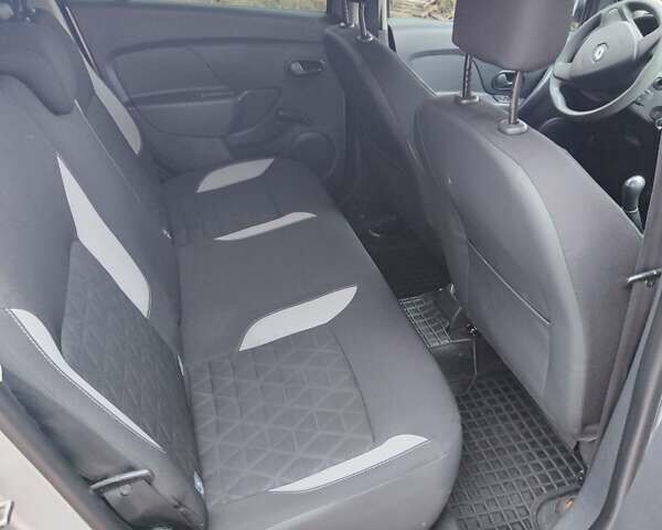 Сірий Рено Сандеро СтепВей, об'ємом двигуна 1.5 л та пробігом 120 тис. км за 8250 $, фото 8 на Automoto.ua