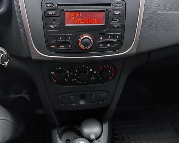Сірий Рено Сандеро СтепВей, об'ємом двигуна 1.5 л та пробігом 120 тис. км за 8250 $, фото 14 на Automoto.ua