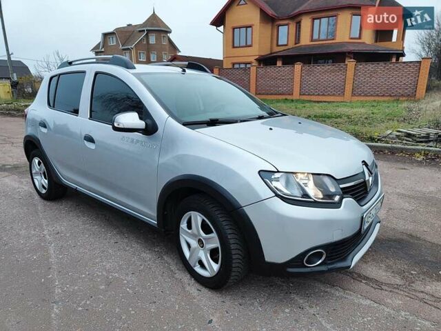 Сірий Рено Сандеро СтепВей, об'ємом двигуна 1.5 л та пробігом 120 тис. км за 8250 $, фото 1 на Automoto.ua