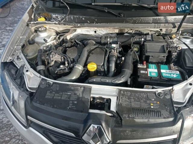 Серый Рено Сандеро СтэпВэй, объемом двигателя 1.46 л и пробегом 217 тыс. км за 7200 $, фото 24 на Automoto.ua