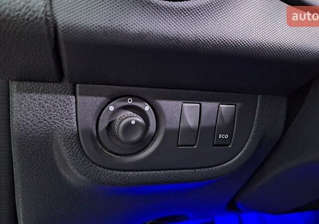 Серый Рено Сандеро СтэпВэй, объемом двигателя 1.46 л и пробегом 90 тыс. км за 9500 $, фото 32 на Automoto.ua