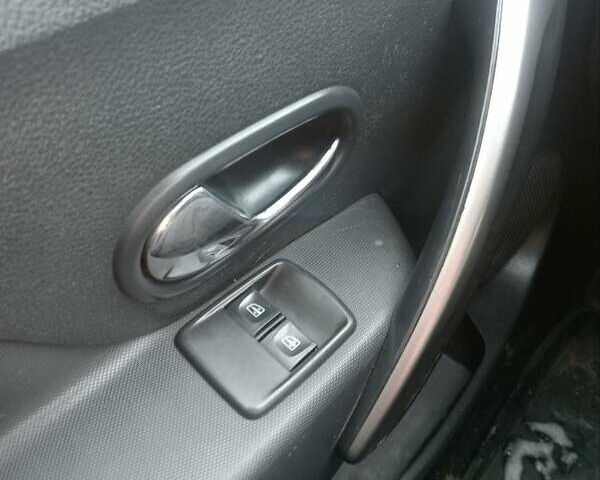 Серый Рено Сандеро СтэпВэй, объемом двигателя 1.46 л и пробегом 217 тыс. км за 7200 $, фото 17 на Automoto.ua