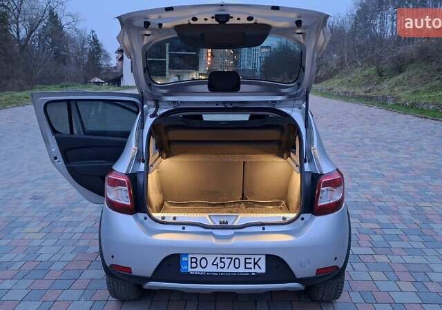 Серый Рено Сандеро СтэпВэй, объемом двигателя 1.46 л и пробегом 90 тыс. км за 9500 $, фото 14 на Automoto.ua