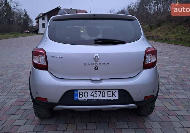 Серый Рено Сандеро СтэпВэй, объемом двигателя 1.46 л и пробегом 90 тыс. км за 9500 $, фото 3 на Automoto.ua