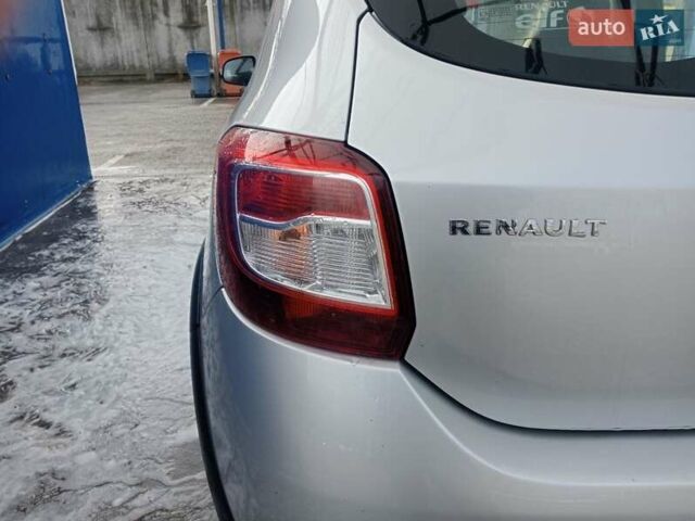 Серый Рено Сандеро СтэпВэй, объемом двигателя 1.46 л и пробегом 217 тыс. км за 7200 $, фото 10 на Automoto.ua